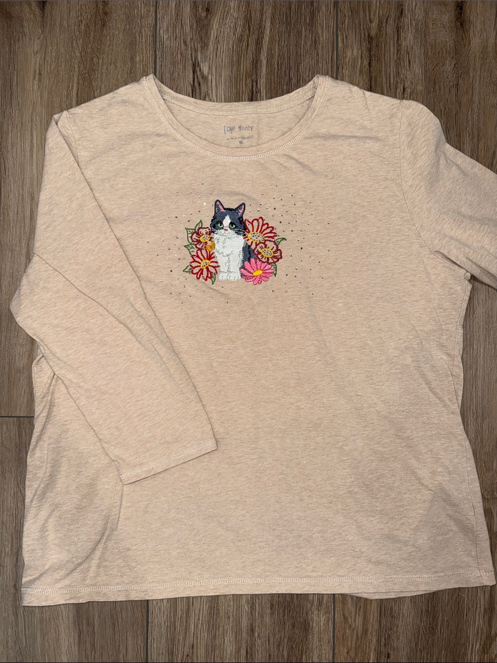 Embroidered Cat Floral Long Sleeve Tee - Light Beige